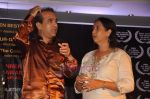 Neena Kulkarni, Suresh Wadkar at Anant Mahadevan_s Mee Sindhutai Sapkal success bash in Worli, Mumbai on 29th July 2011 (100).JPG
